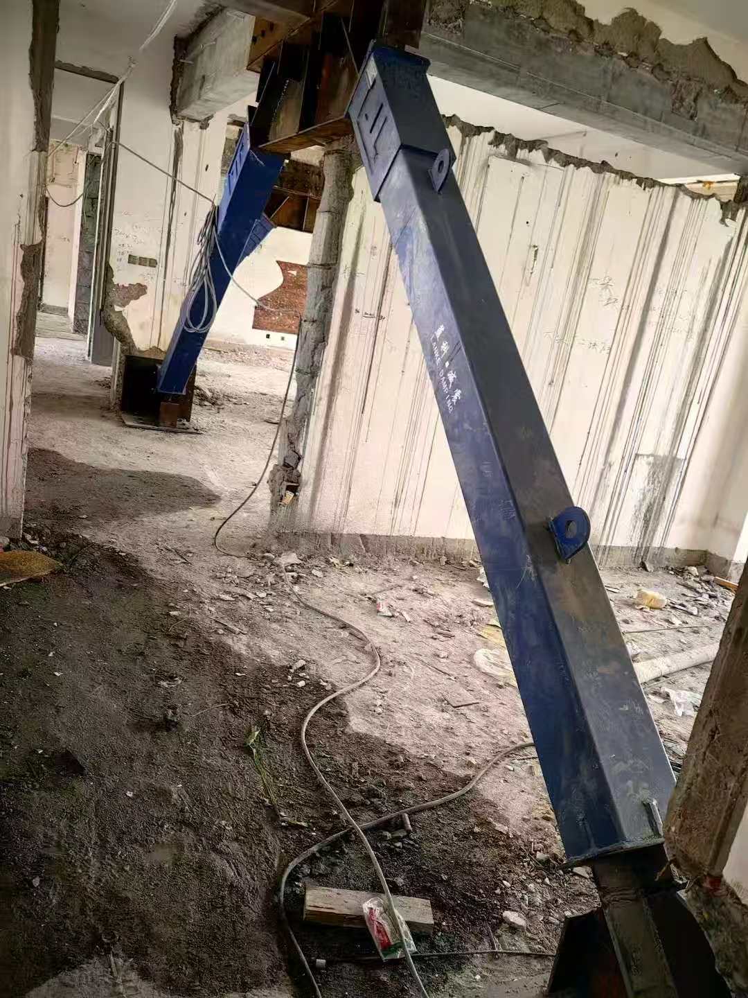 柳州柱子粘钢加固施工工艺